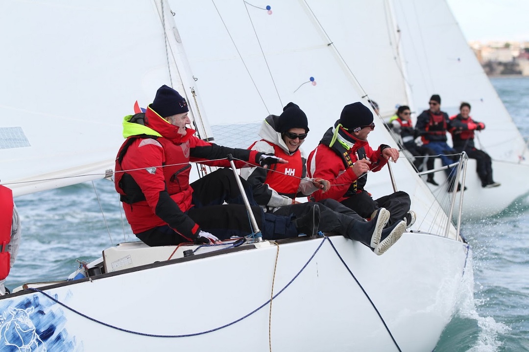 20220226 J24 bolina 2 s