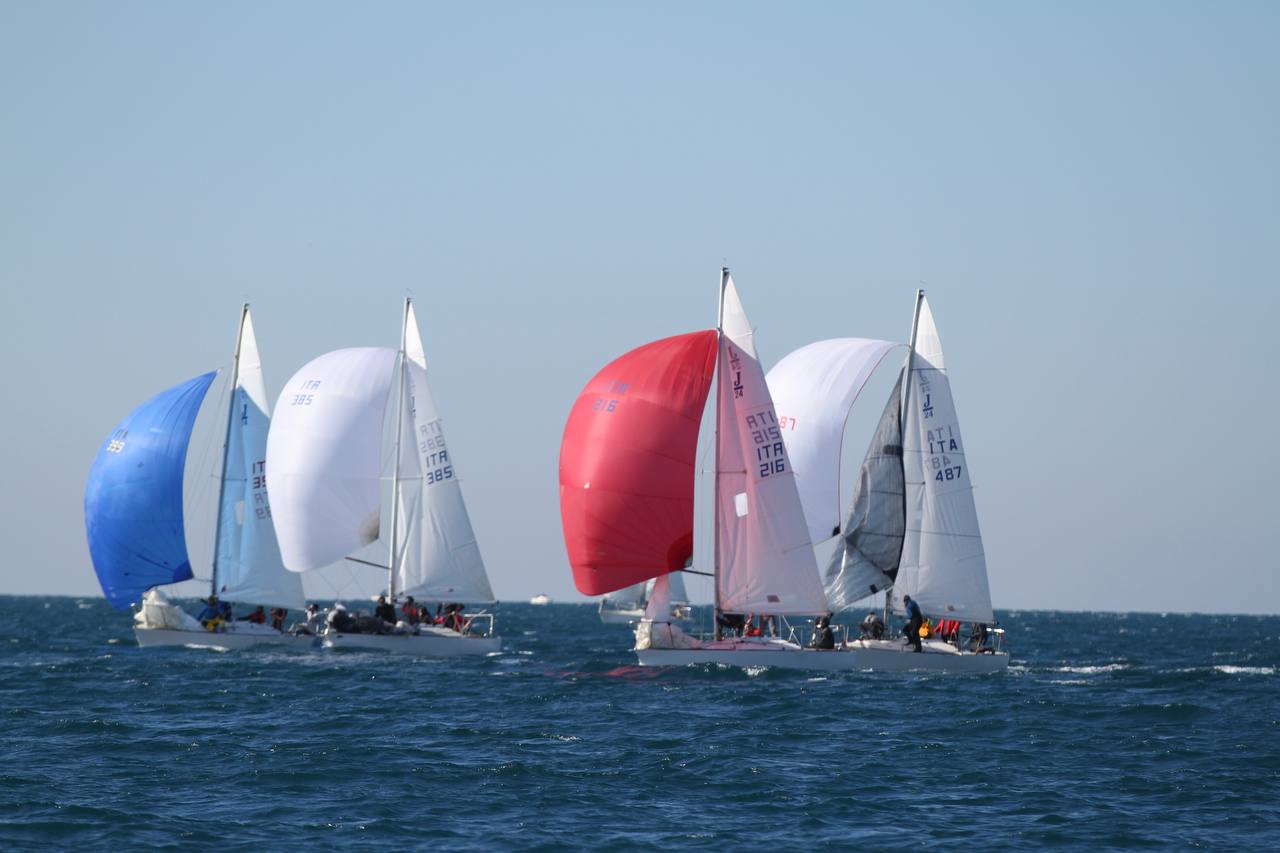 20230212 Invernale Anzio J24 poppa 2