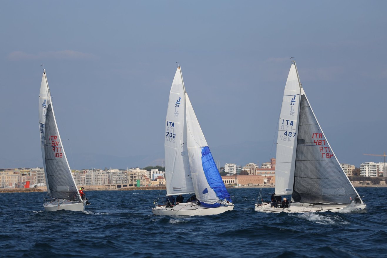 20241110 Invernale J24 boa poppa 1